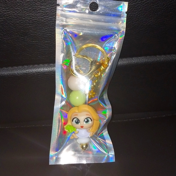 Handcrafted baby repunzel keychain - Picture 2 of 2